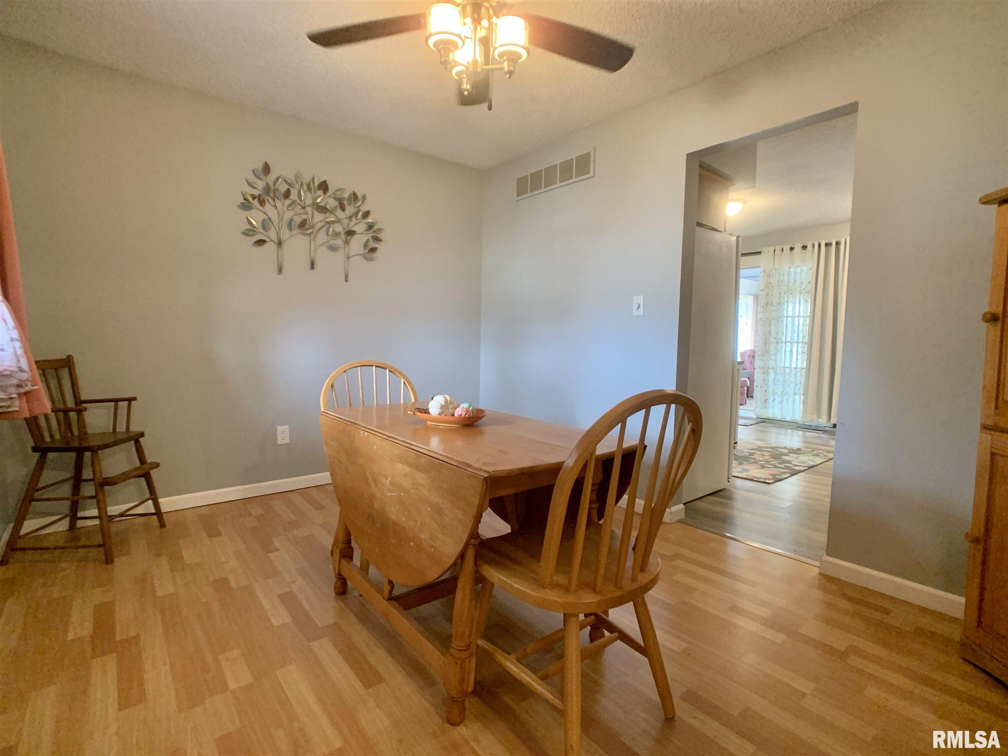 9130 Mechanicsburg Road Dawson, IL 62520 - Photo 11 of 46 Gallery Image 11