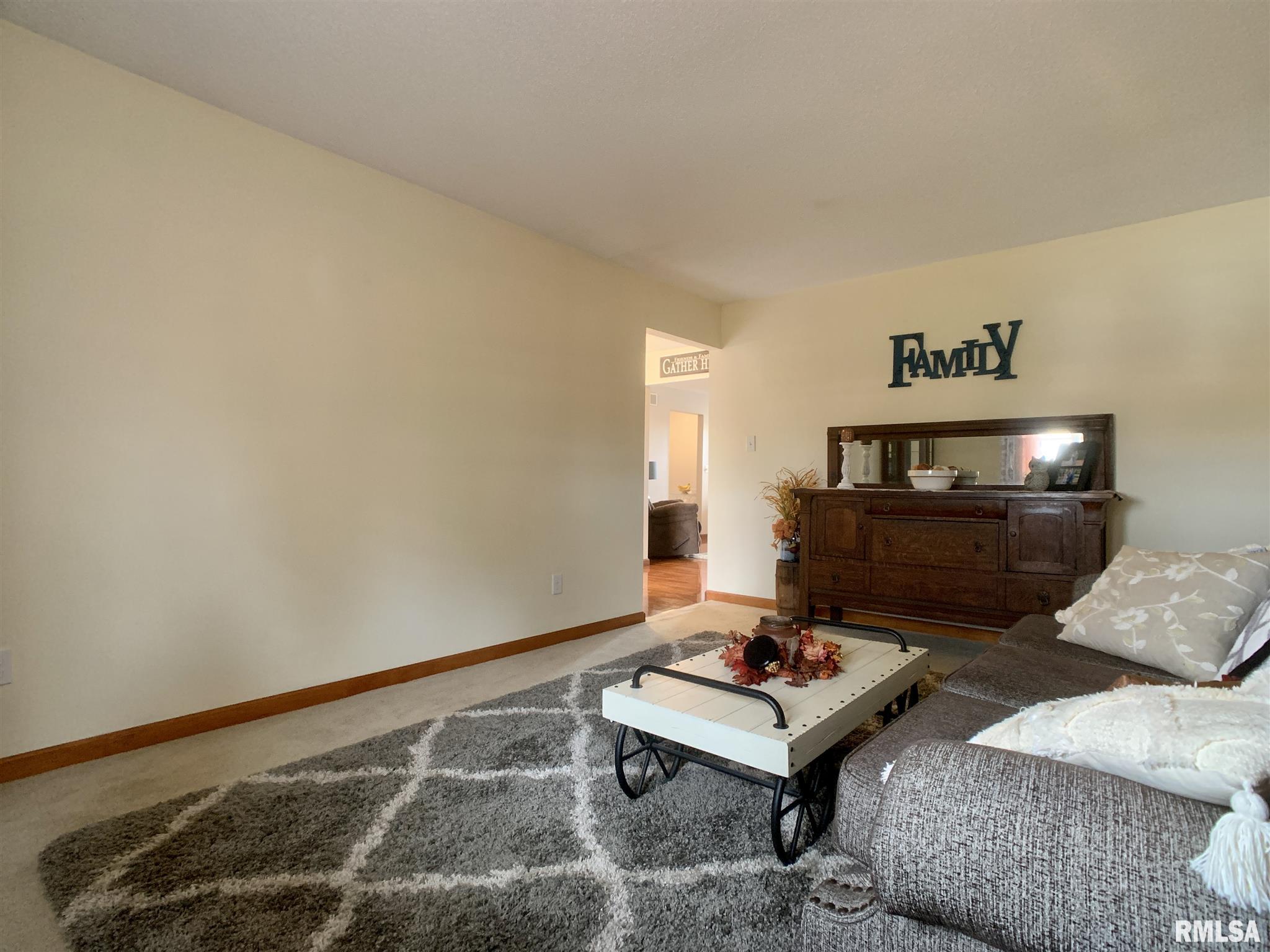 9130 Mechanicsburg Road Dawson, IL 62520 - Photo 15 of 46 Gallery Image 15