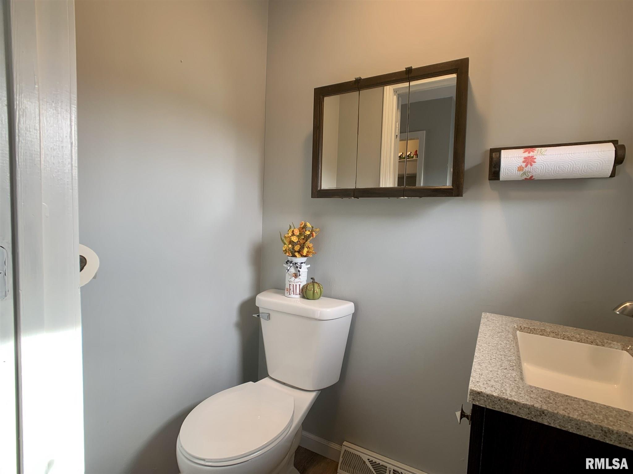9130 Mechanicsburg Road Dawson, IL 62520 - Photo 29 of 46 Gallery Image 29