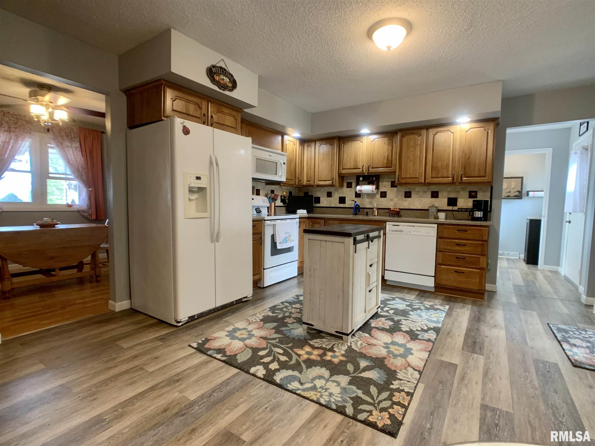 9130 Mechanicsburg Road Dawson, IL 62520 - Photo 10 of 46 Gallery Image 10