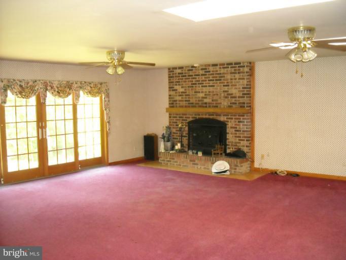 3411 Allday Road Huntingtown, MD 20639 - Photo 8 of 12 Family Room