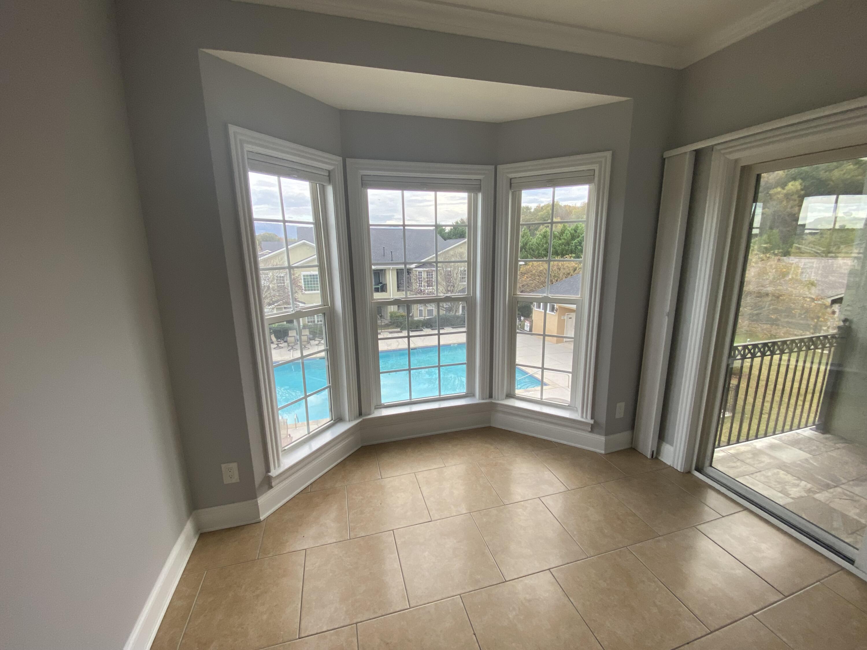 208 Renaissance Court Chattanooga, TN 37419 - Photo 5 of 19 Condo kitchen breakfast nook