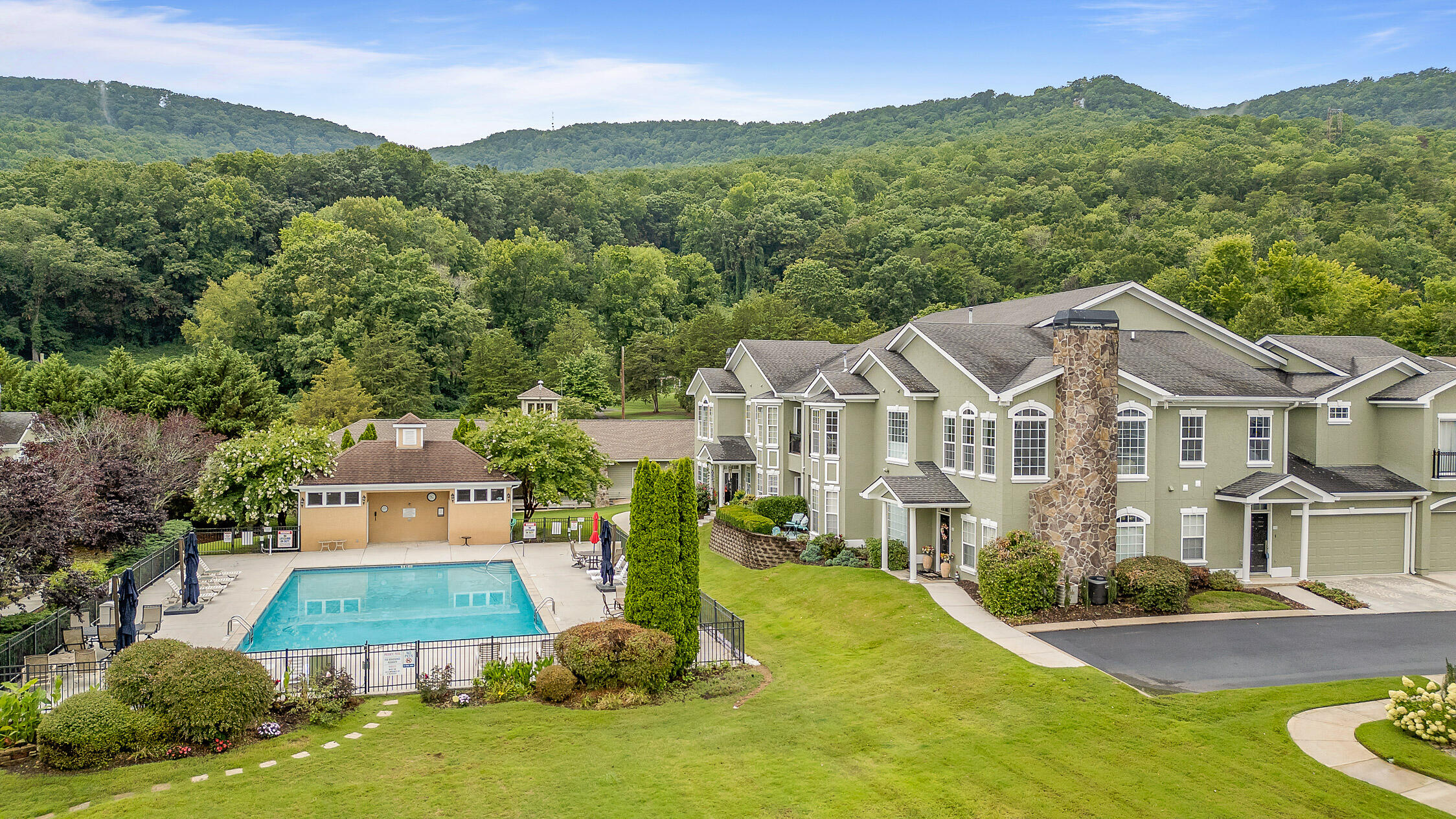208 Renaissance Court Chattanooga, TN 37419 - Photo 8 of 19 Renaissance-39
