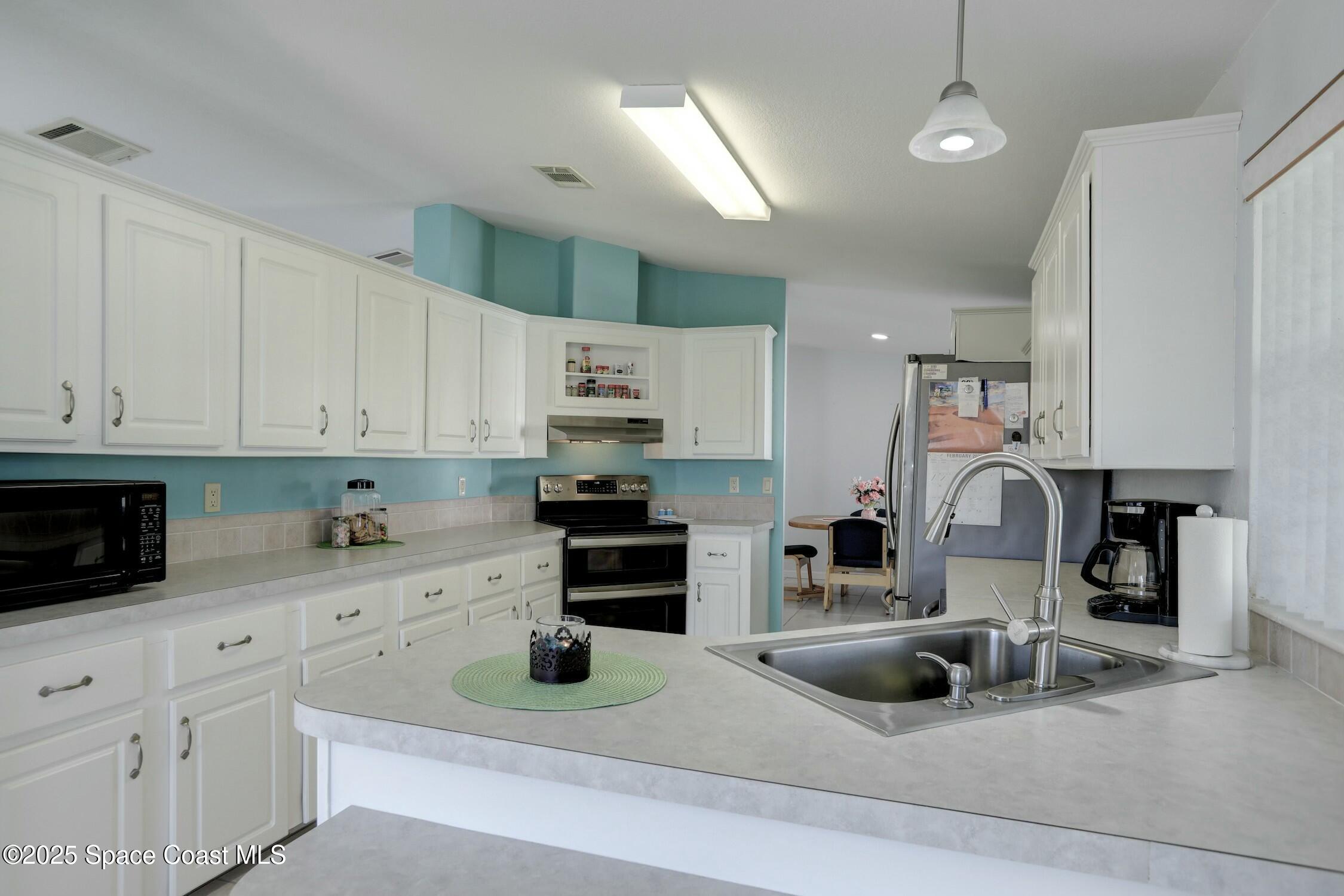 1124 Barefoot Circle Barefoot Bay, FL 32976 - Photo 52 of 79 tempImageQlFu1w