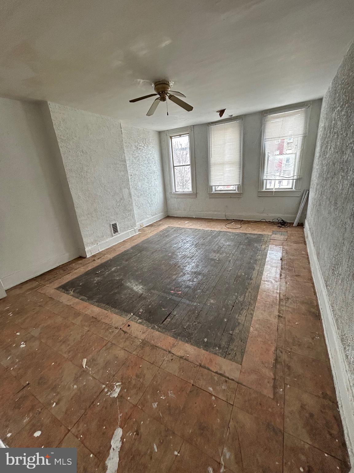 1539 North Broadway Baltimore, MD 21213 - Photo 5 of 11 Bedroom 1