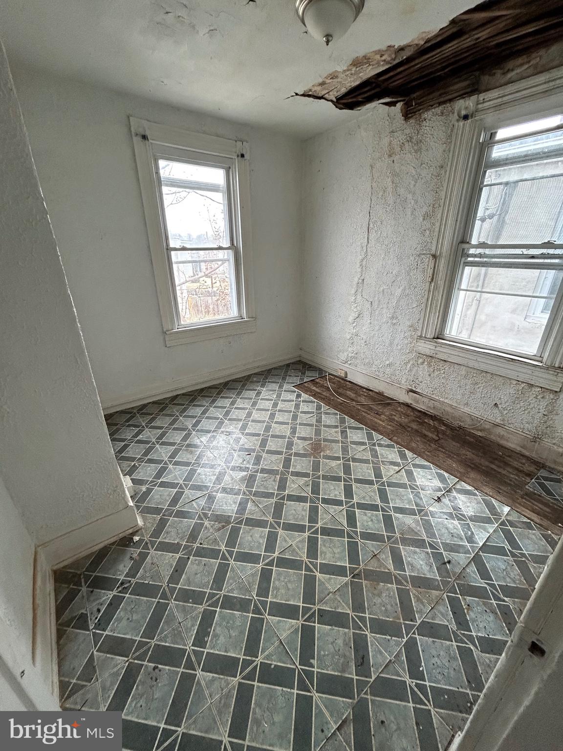 1539 North Broadway Baltimore, MD 21213 - Photo 10 of 11 Bedroom 5