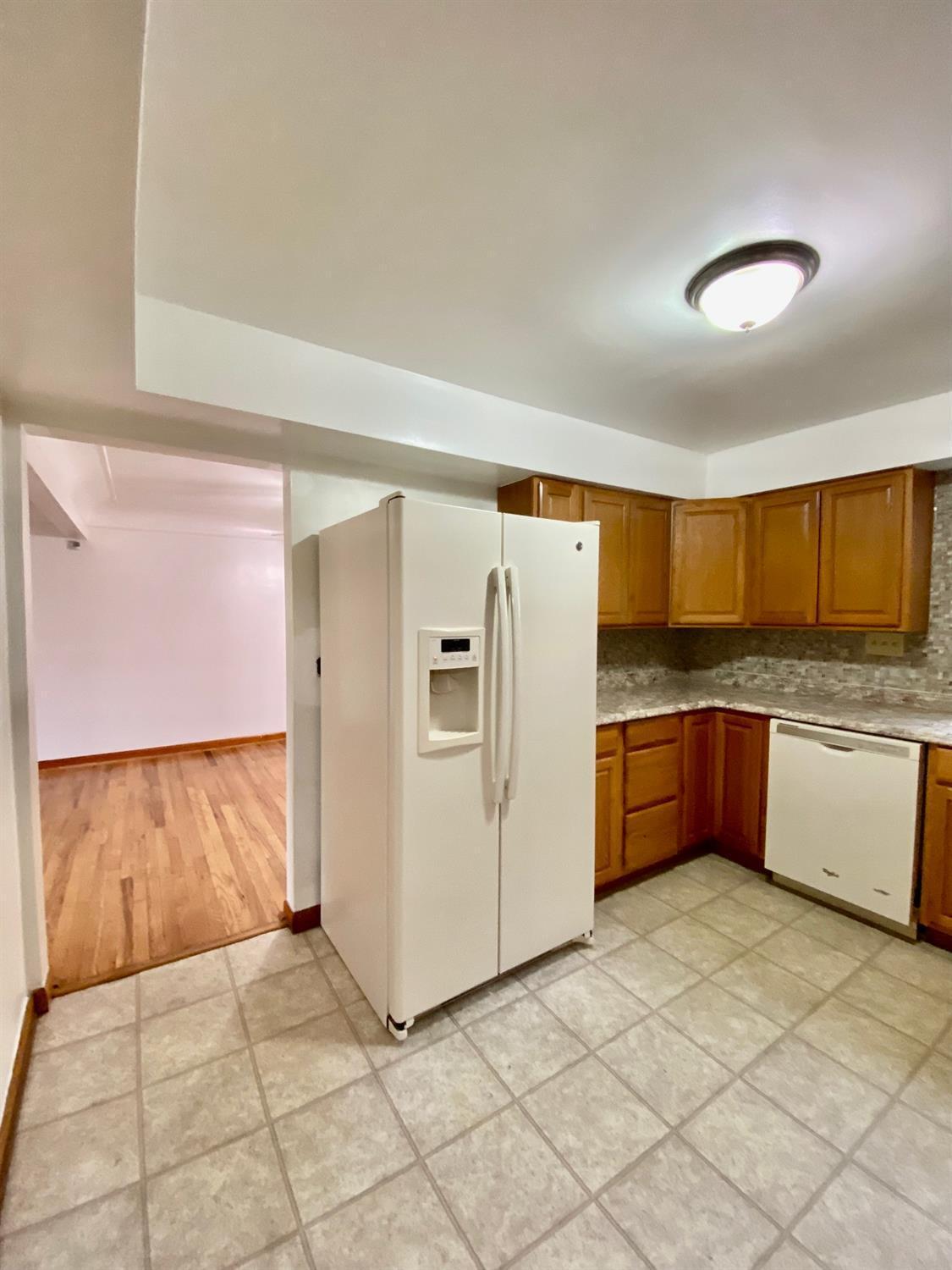 3343 Compton Road Cincinnati, OH 45251 - Photo 6 of 32