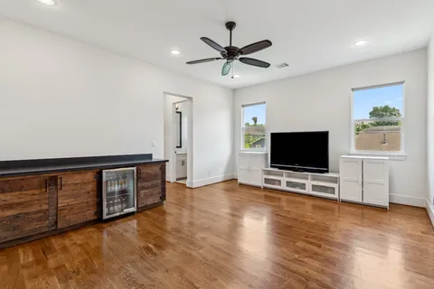 $1,250,000 | 815 East 27th Street, Houston, TX 77009
