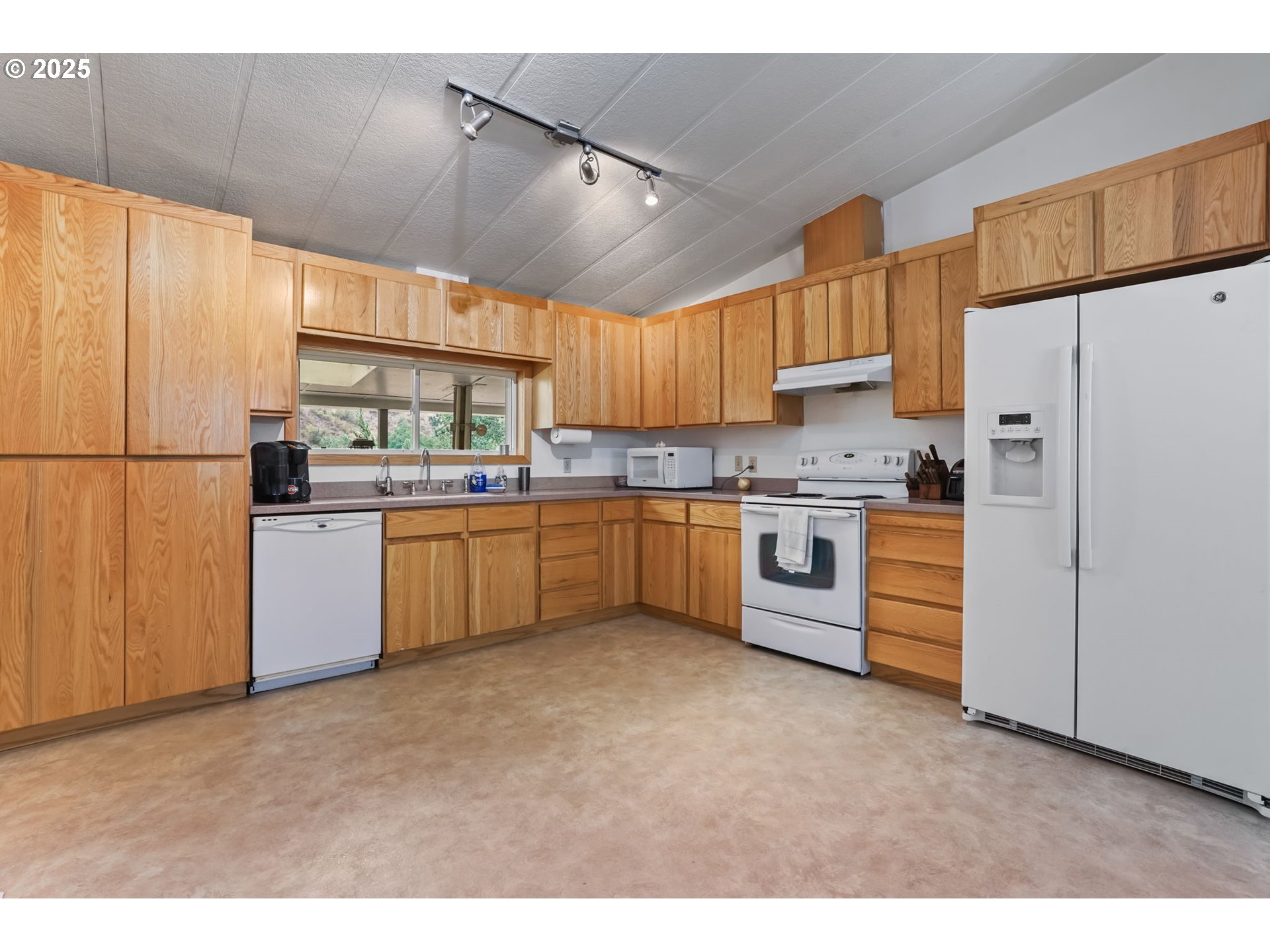 54312 Highway 86 Halfway, OR 97834 - Photo 13 of 36