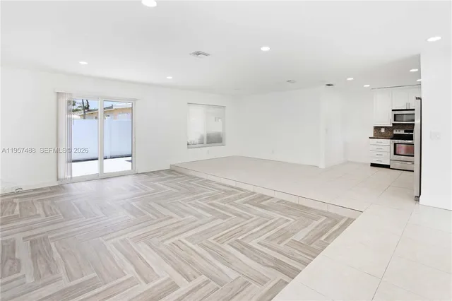 $5,900 | 1110 South 14th Avenue, Unit 1110, Hollywood, FL 33020