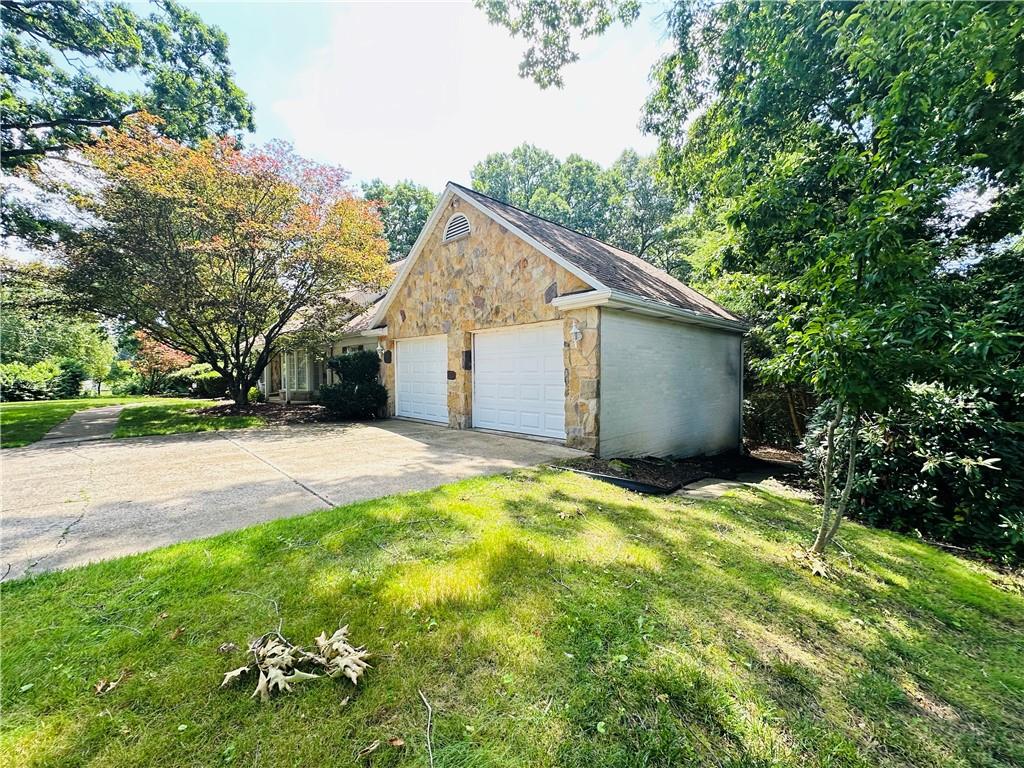816 Belmont Road Butler, PA 16001 - Photo 2 of 39