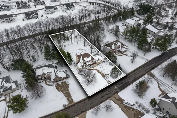 $687,500 | 8194 Brandon Circle, Mattawan, MI 49071