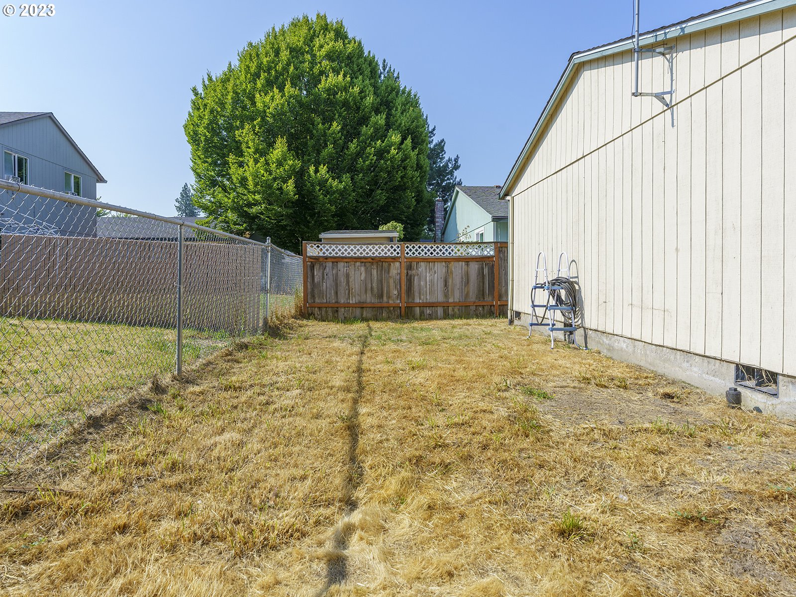 964 Southwest 179th Avenue Beaverton, OR 97003 - Photo 25 of 27 a view of small backyard