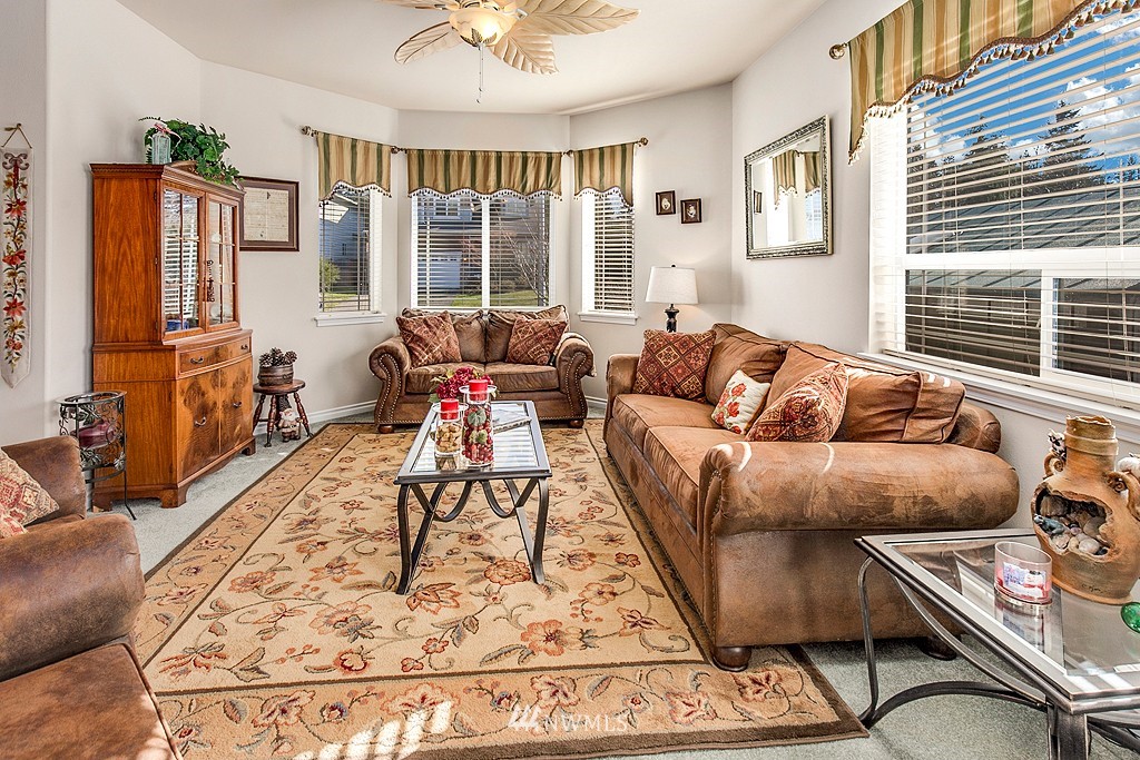 16028 41st Avenue Southeast Bothell, WA 98012 - Photo 3 of 16 Gallery Image 3