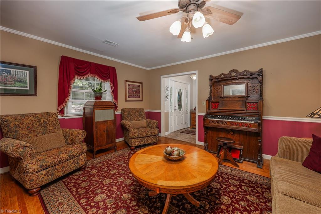 328 Oakgrove Road Asheboro, NC 27205 - Photo 16 of 47 Gallery Image 16