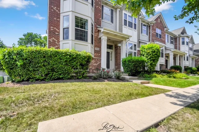 $399,000 | N062 Forsythe Court, Winfield, IL 60190