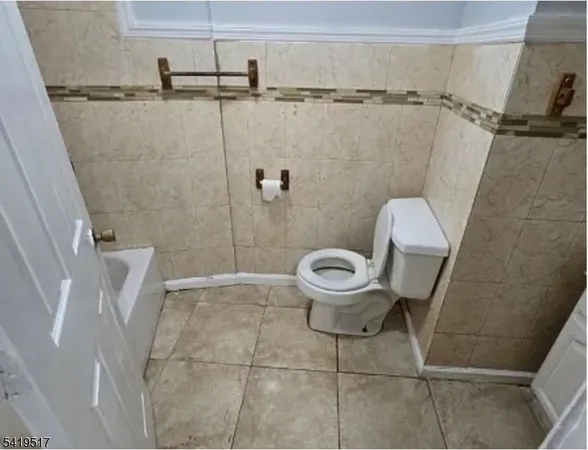 $1,575 | 588 South 10th Street, Unit 1B, Newark, NJ 07103