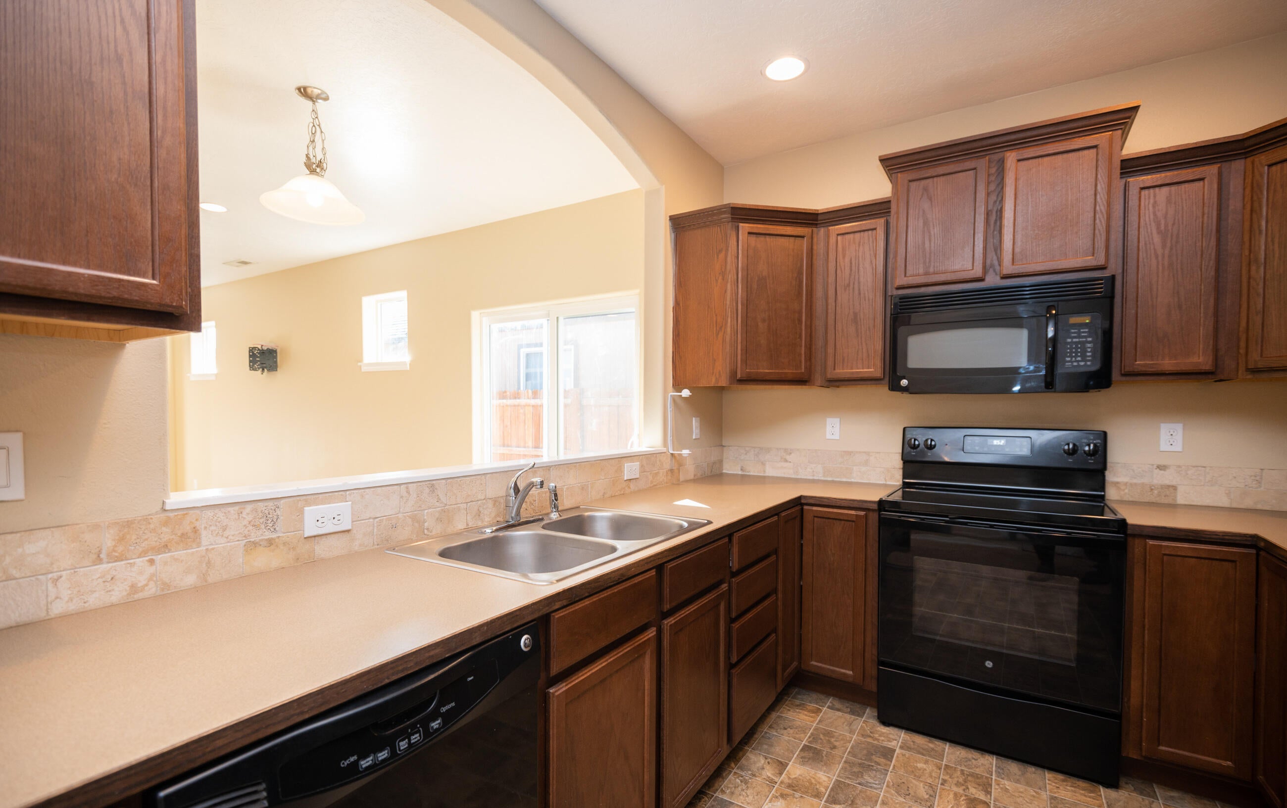667 NE Mason Rd (10)