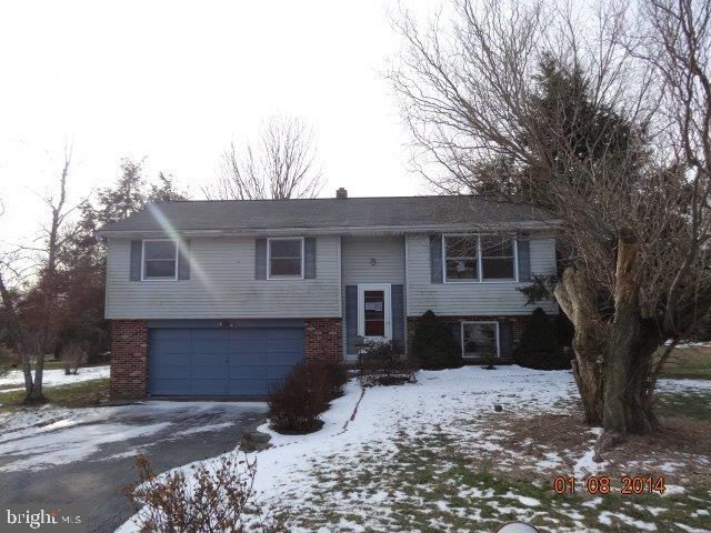 4 Cindy Circle Lititz, PA 17543 - Photo 2 of 18