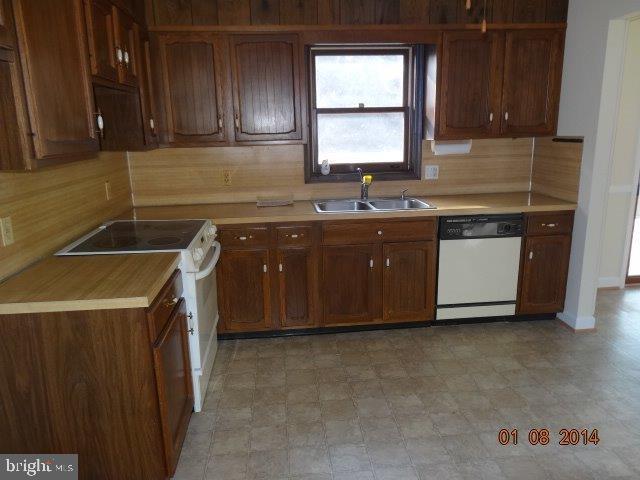 4 Cindy Circle Lititz, PA 17543 - Photo 5 of 18