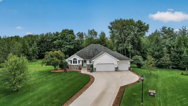 $484,900 | 37283 Heritage Way, North Branch, MN 55056