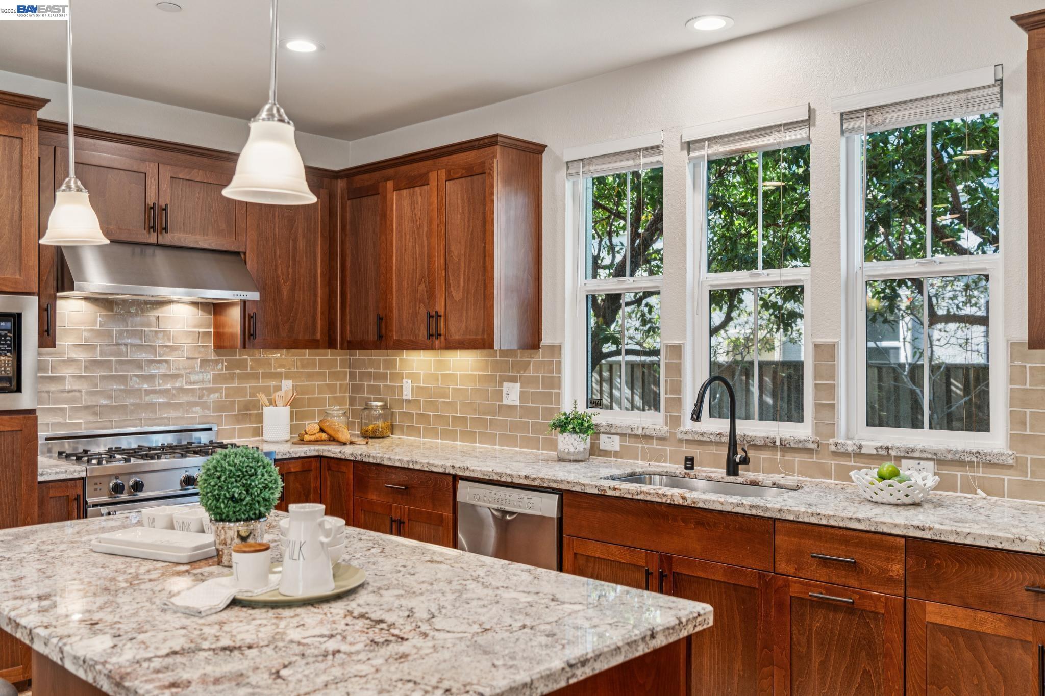 415 Dewitt Lane Alameda, CA 94501 - Photo 11 of 40