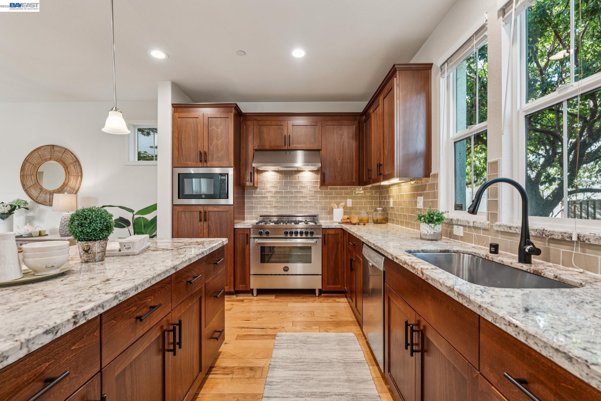 415 Dewitt Lane Alameda, CA 94501 - Photo 13 of 40