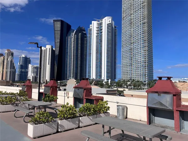 $2,400 | 17021 North Bay Road, Unit 409, Sunny Isles Beach, FL 33160