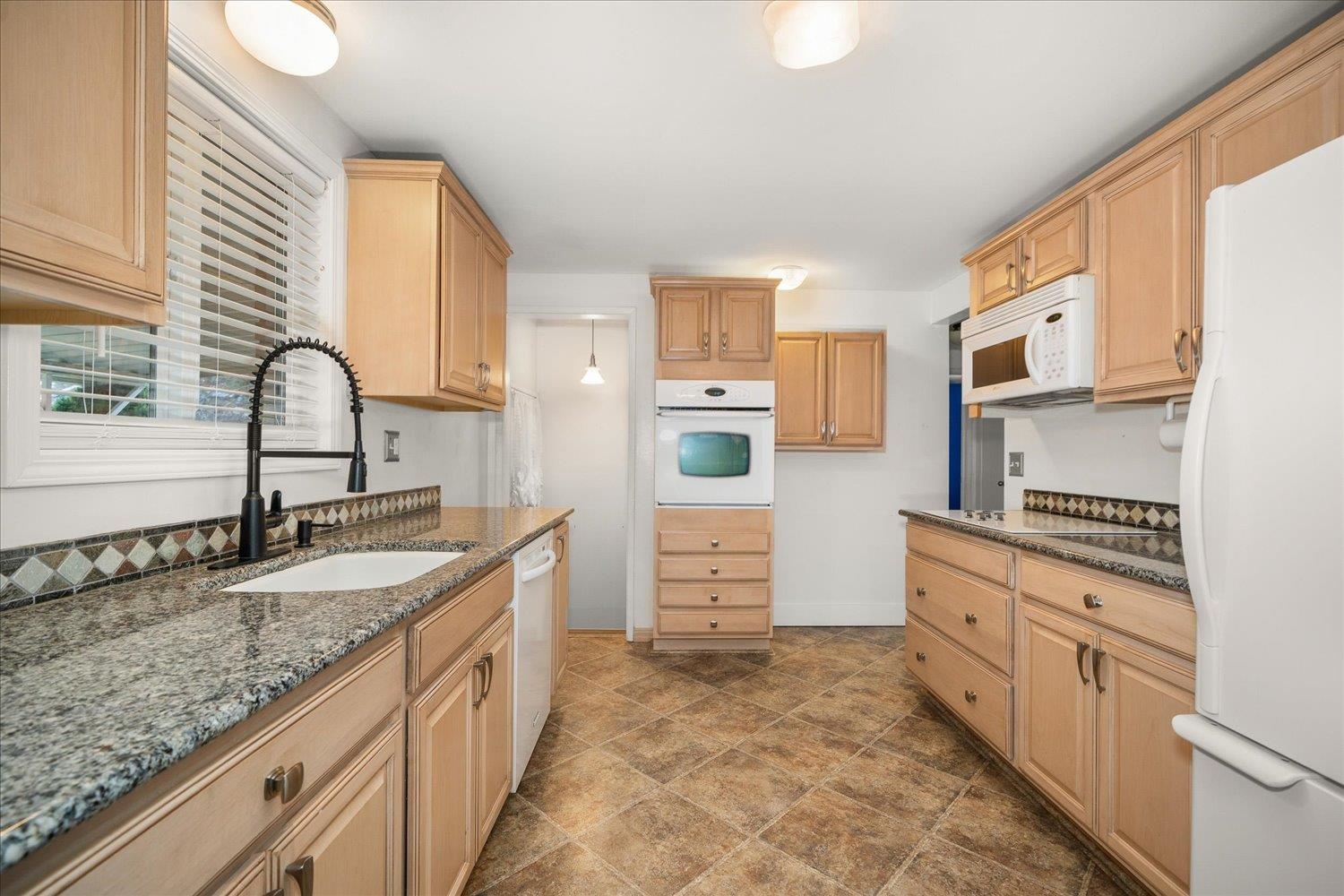 7704 North Stevens Street Spokane, WA 99208 - Photo 11 of 32 Gallery Image 11