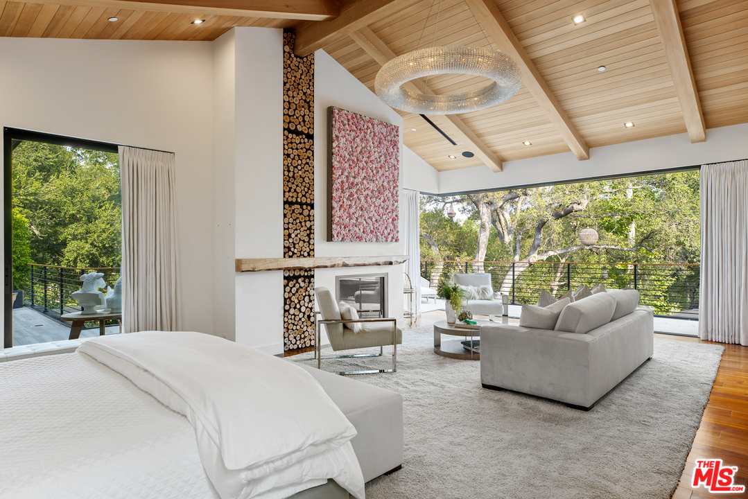 3904 Valley Meadow Road Encino, CA 91436 - Photo 19 of 41