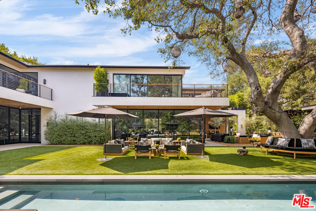 3904 Valley Meadow Road Encino, CA 91436 - Photo 4 of 41