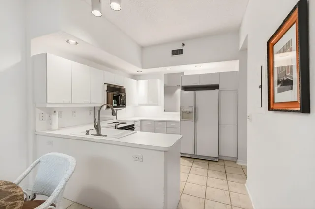 $13,000 | 2512 Coco Plum Boulevard, Unit 1304, Boca Raton, FL 33496