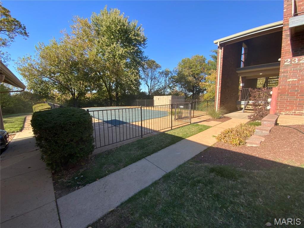 2327 Kratky Road, Unit C St. Louis, MO 63114 - Photo 2 of 30