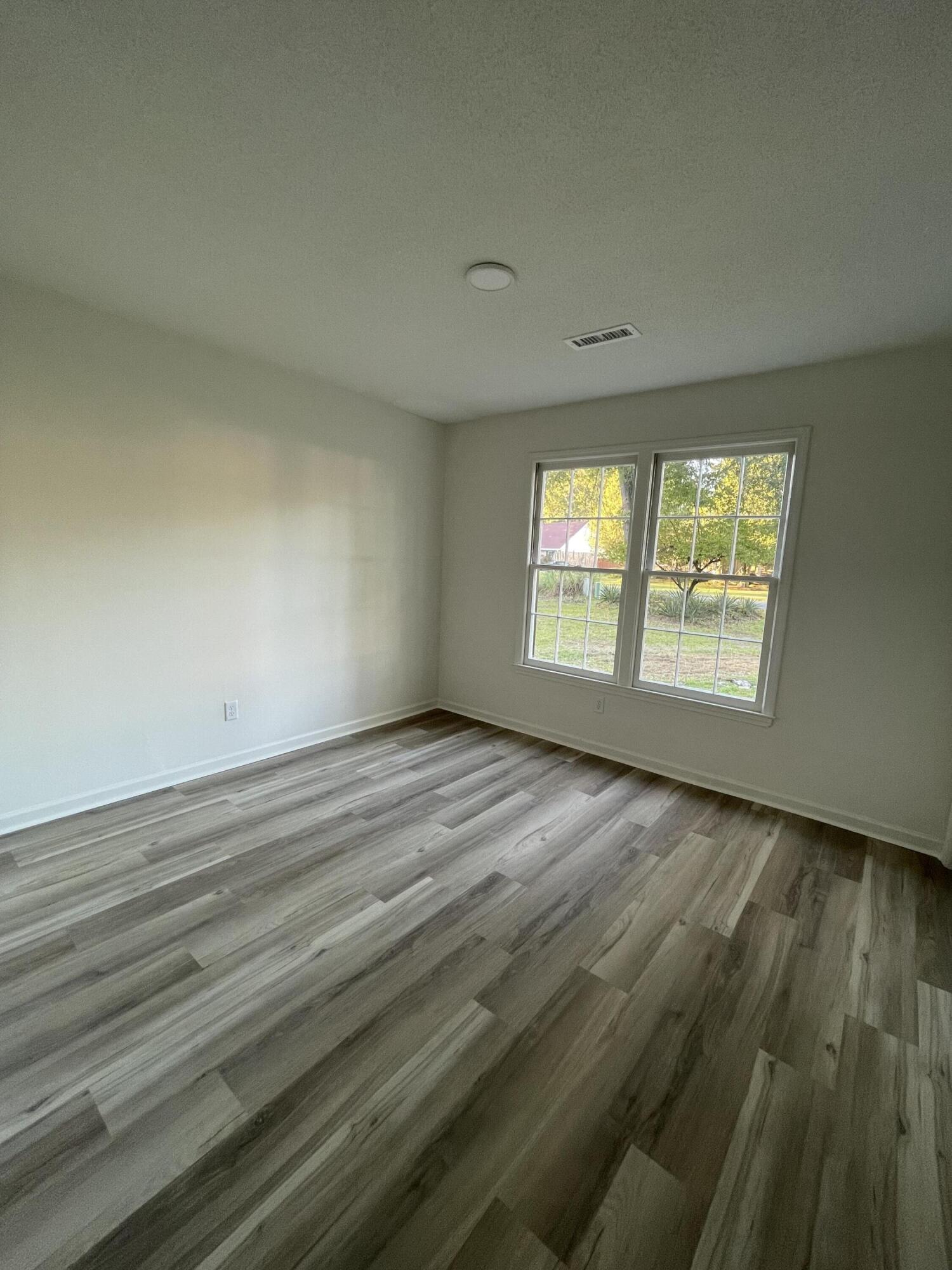 1004 Dover Circle Sumter, SC 29154 - Photo 11 of 16 Gallery Image 11