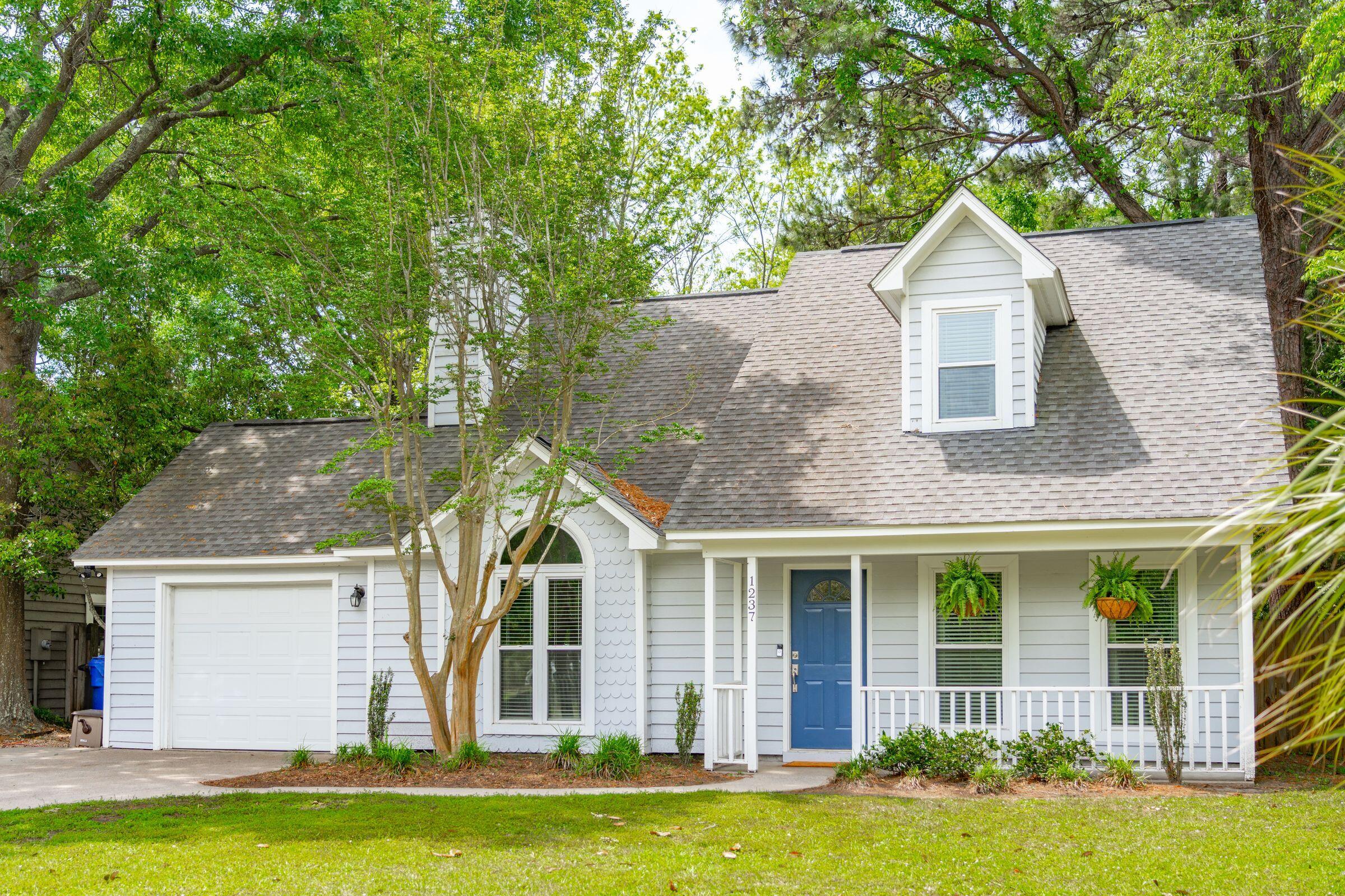 1237 Llewellyn Road Mount Pleasant, SC 29464 - Photo 41 of 44 1237LlewellynRd-KeenEyeMarketing-044