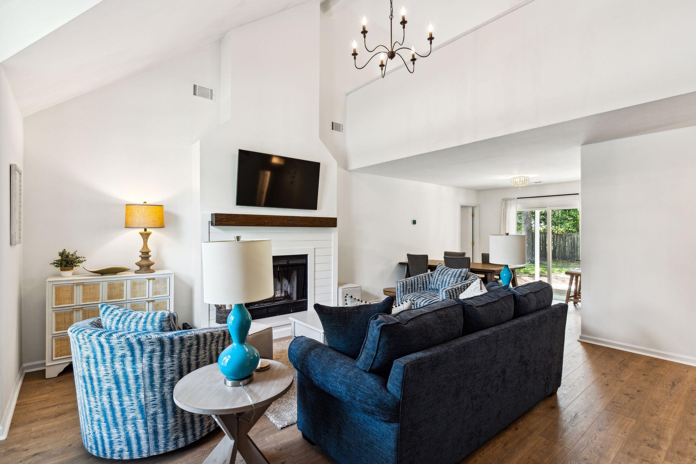 1237 Llewellyn Road Mount Pleasant, SC 29464 - Photo 5 of 44 1237LlewellynRd-KeenEyeMarketing-008