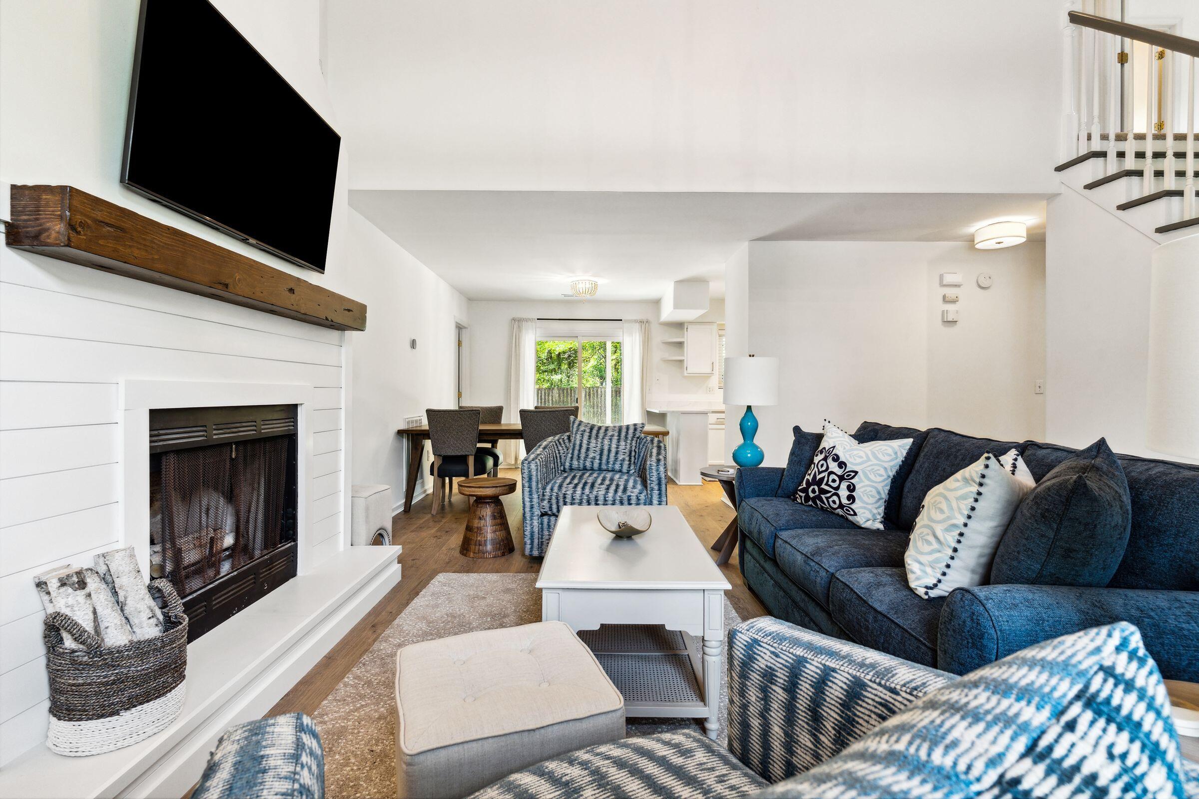 1237 Llewellyn Road Mount Pleasant, SC 29464 - Photo 8 of 44 1237LlewellynRd-KeenEyeMarketing-011