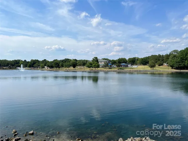 a view of a water fountain