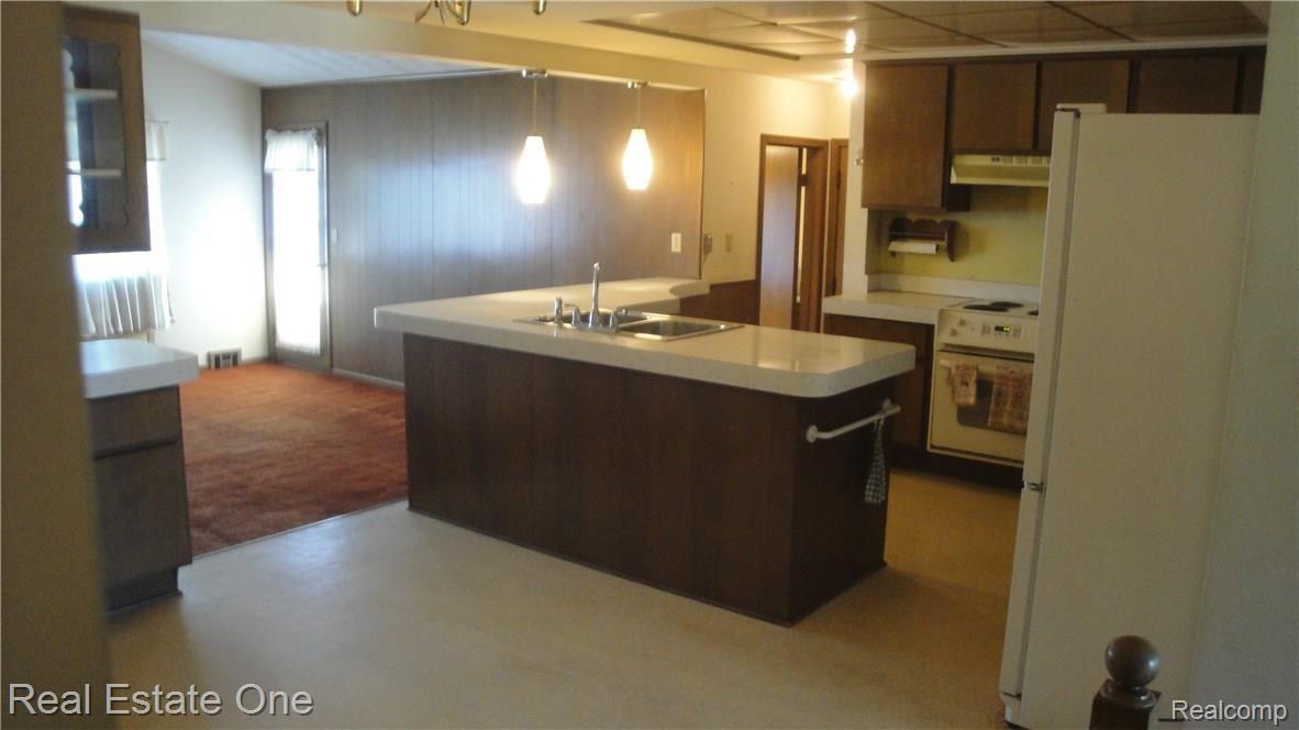 953 Wilwood Road Rochester, MI 48309 - Photo 5 of 23 DSC03472.JPG