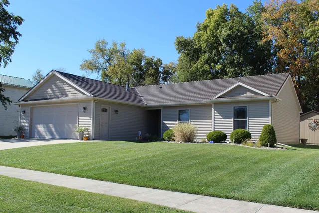 $289,900 | 811 Thomas Drive, Angola, IN 46703