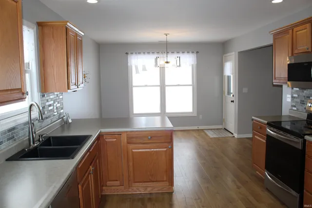 $283,900 | 811 Thomas Drive, Angola, IN 46703