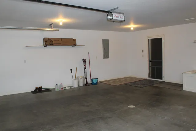 $283,900 | 811 Thomas Drive, Angola, IN 46703