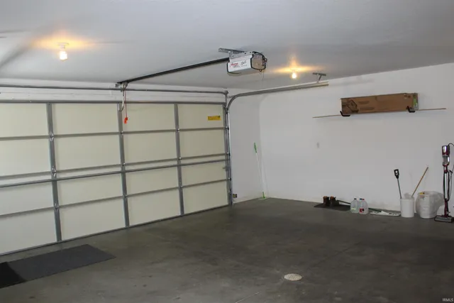 $283,900 | 811 Thomas Drive, Angola, IN 46703