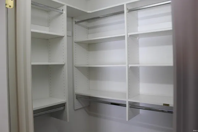 $283,900 | 811 Thomas Drive, Angola, IN 46703