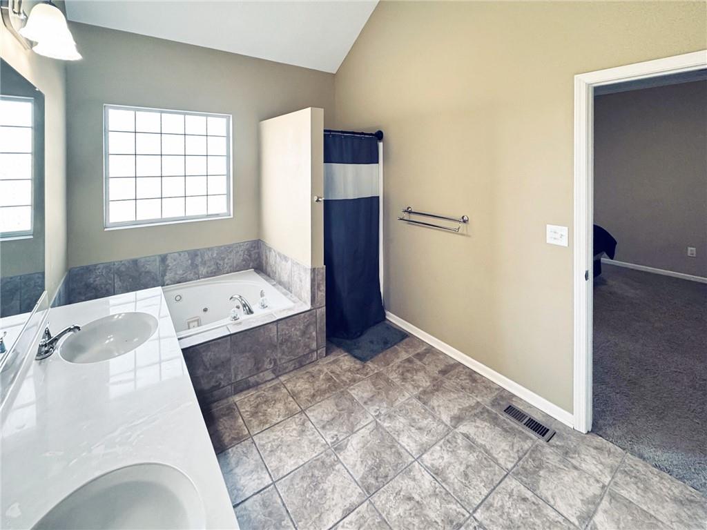 1219 Wildflower Road Warrensburg, MO 64093 - Photo 16 of 30