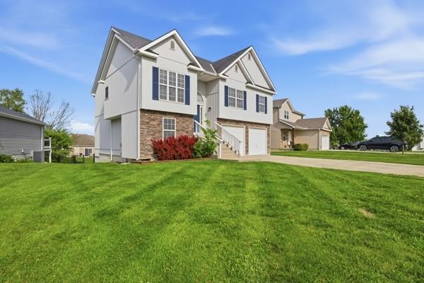 1219 Wildflower Road Warrensburg, MO 64093 - Photo 2 of 48