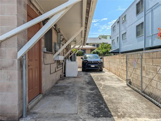 a view of entryway with a front door