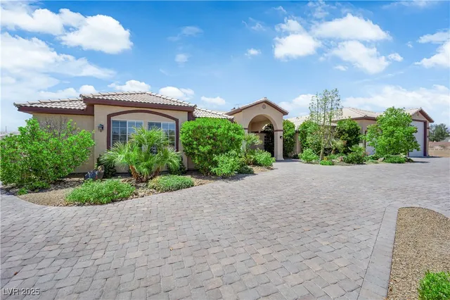 $1,350,000 | 4455 West Ford Avenue, Las Vegas, NV 89139