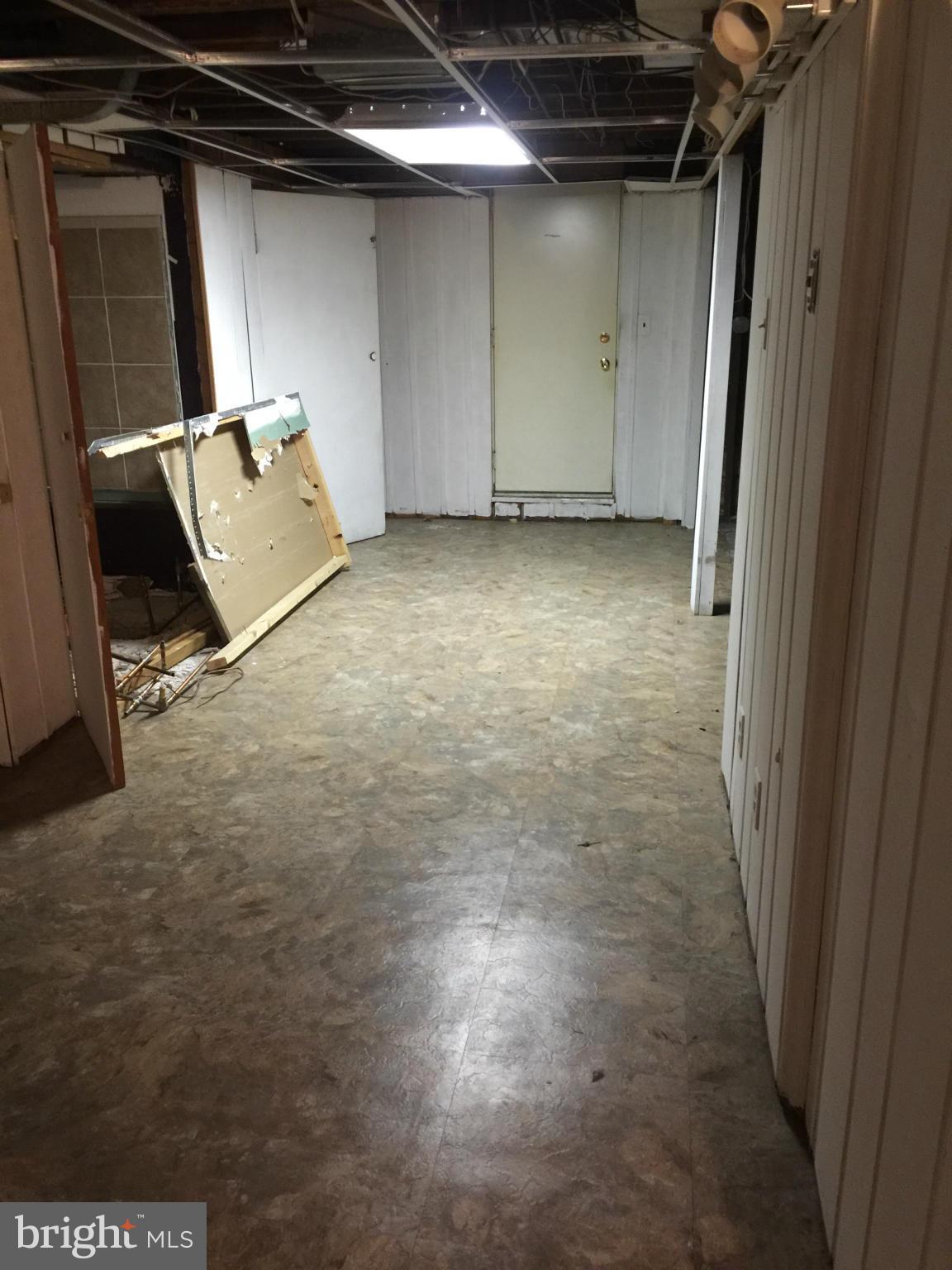8645 Oak Road Parkville, MD 21234 - Photo 6 of 11 Basement