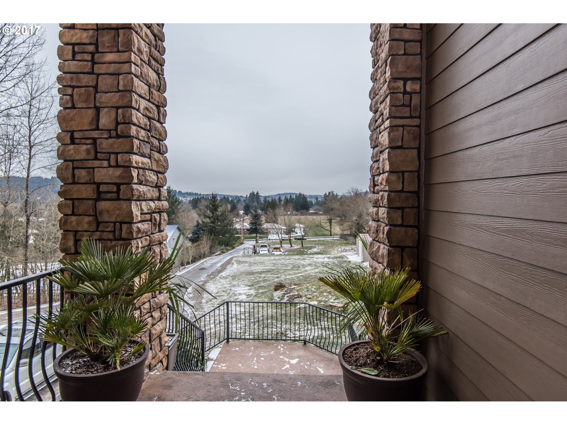 17980 Southeast Vogel Road Damascus, OR 97089 - Photo 3 of 32 a view of a city